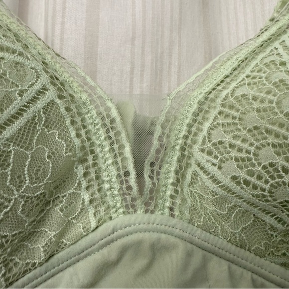 EUC 🔥 Auden Lightly Lined Bralette lacy light mint green size Medium - Picture 3 of 9